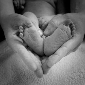 baby feet, heart, love-1527456.jpg